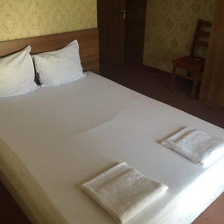 Irish Hotel Sjoemen Buitenkant foto